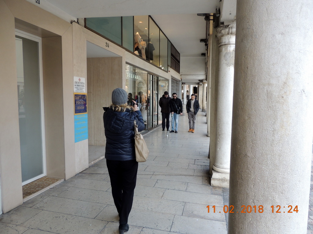 Foto n.8 - (Cliccare per chiudere la finestra)