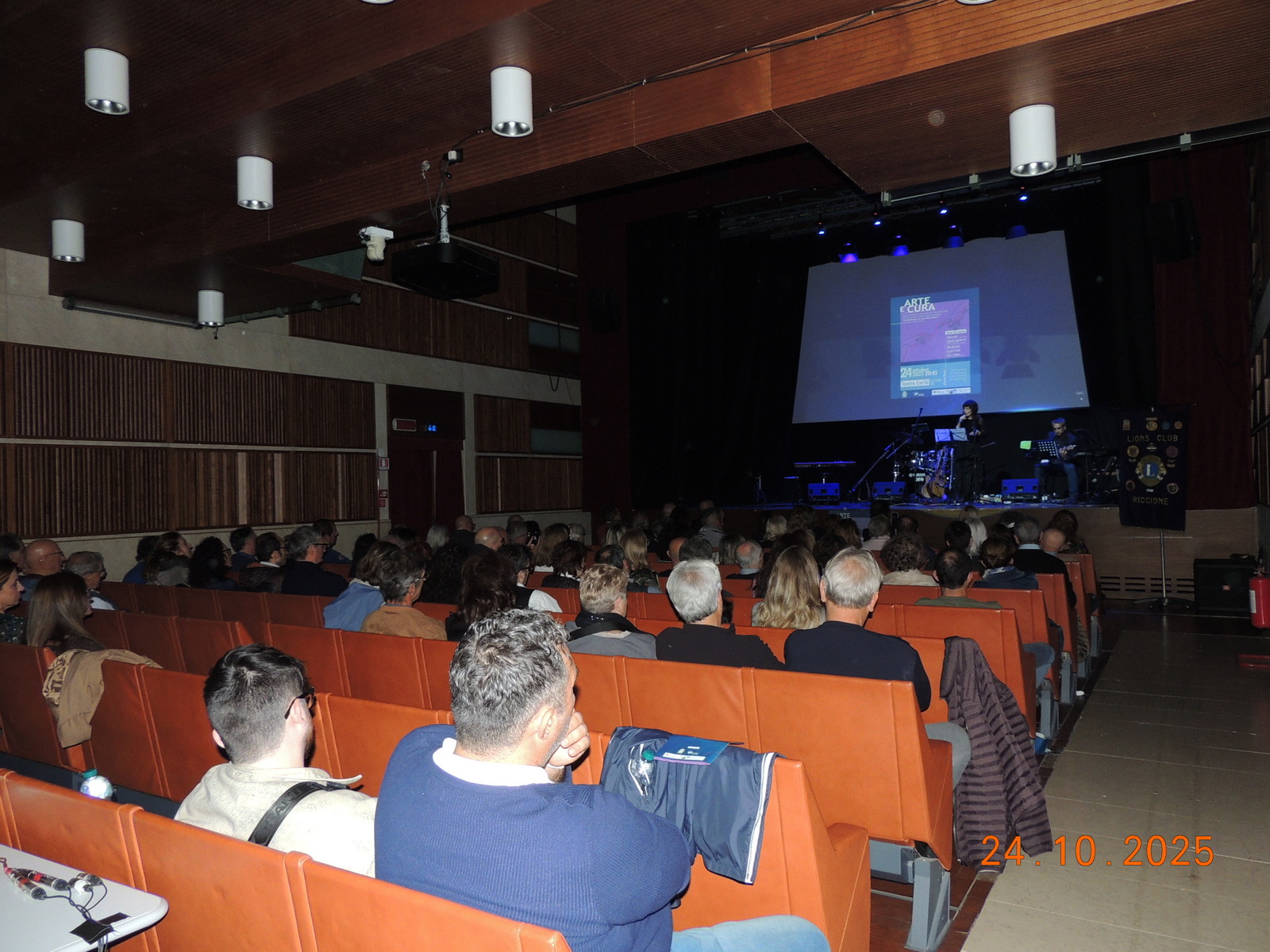 Foto n.16 - (Cliccare per chiudere la finestra)