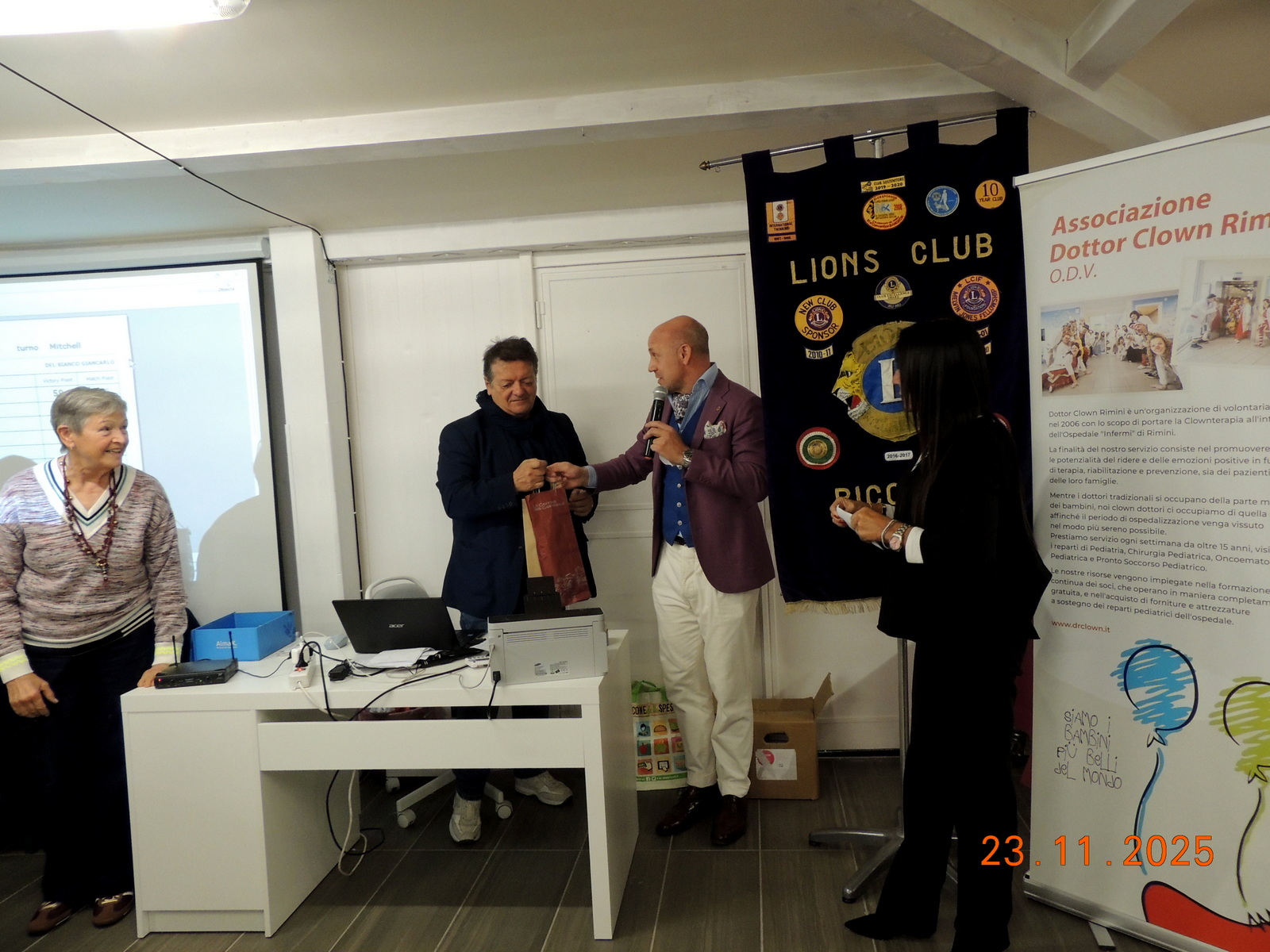 Foto n.27 - (Cliccare per chiudere la finestra)