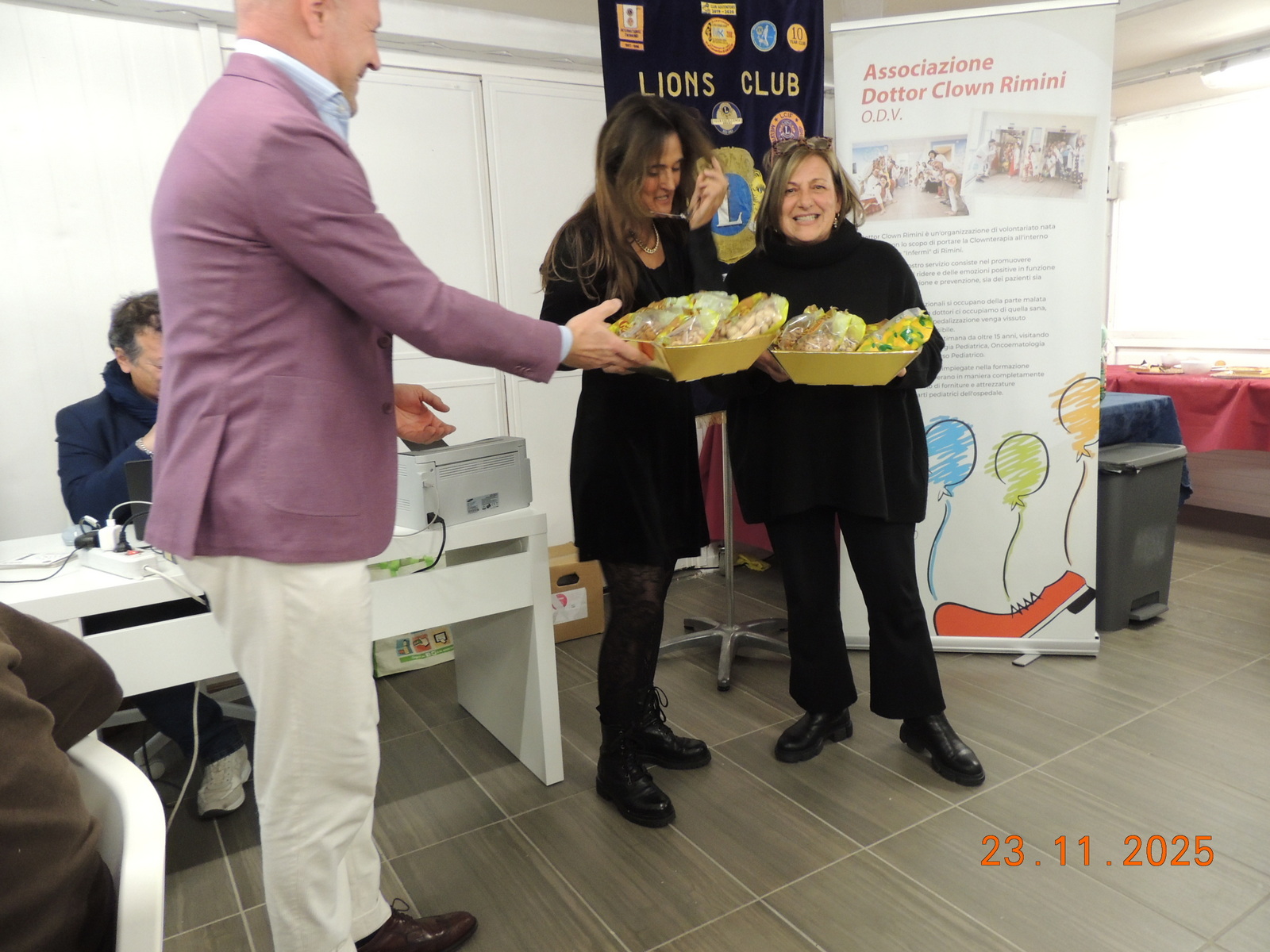 Foto n.33 - (Cliccare per chiudere la finestra)