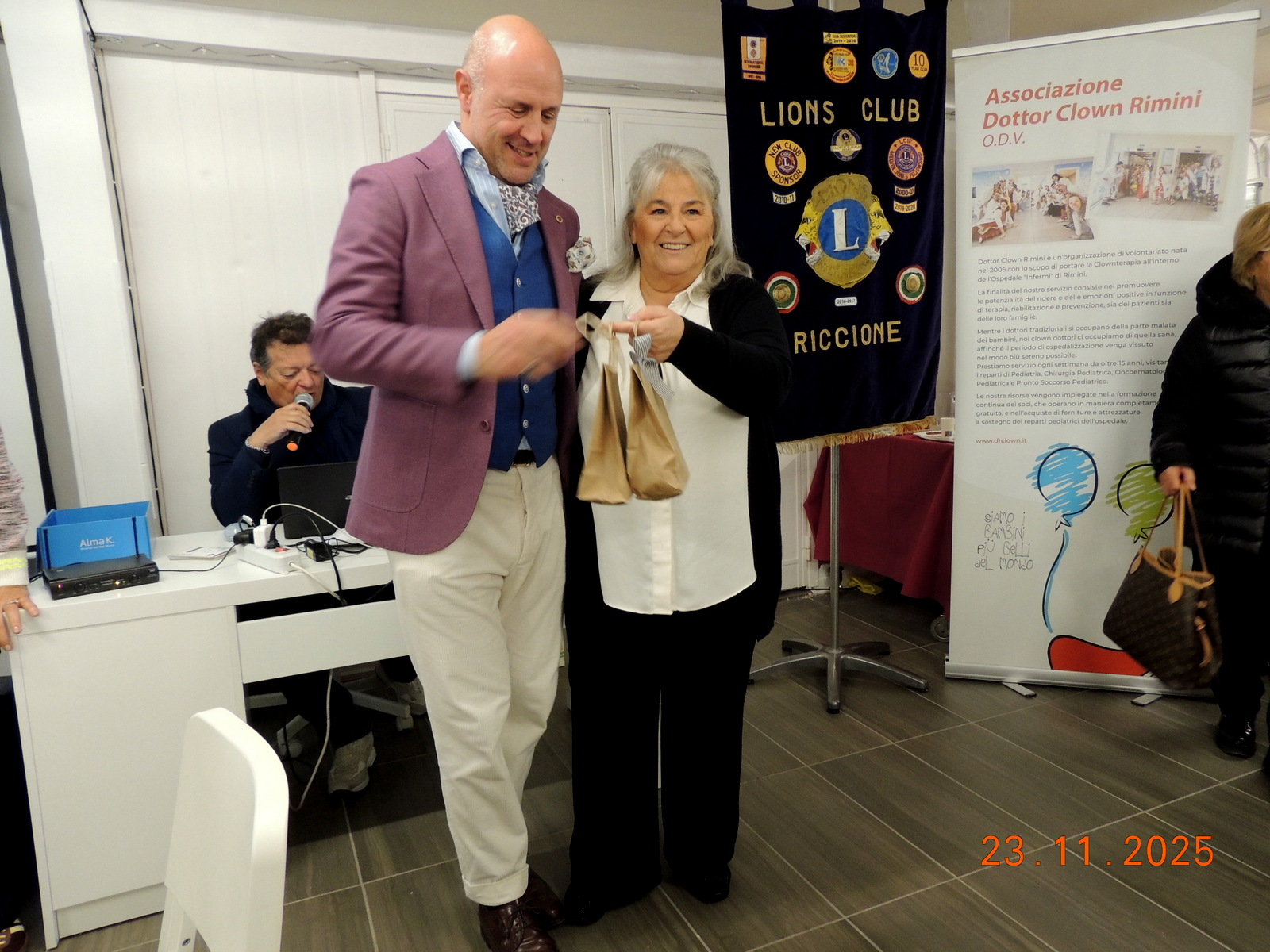 Foto n.40 - (Cliccare per chiudere la finestra)